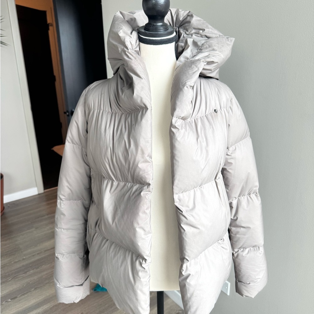 Aritzia Gray Puffer Jacket